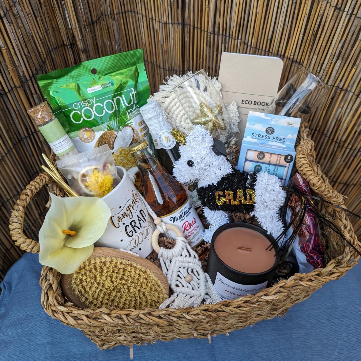 feminine GRADUATION / basket